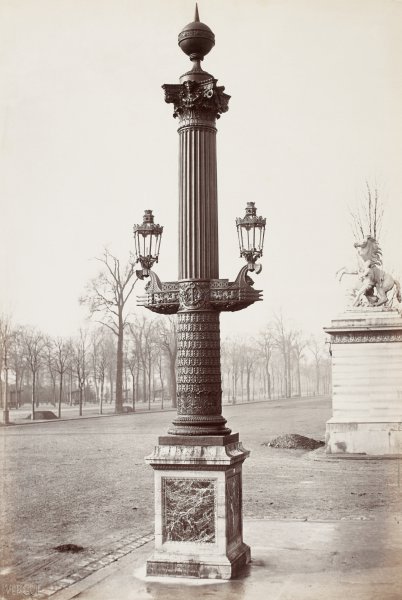 Charles Marville : colonne rostrale, place de la Concorde