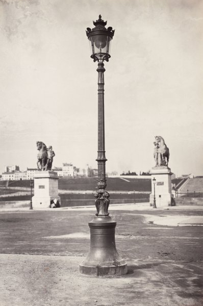 Charles Marville : candélabre, Champ de Mars, pont d’Iéna