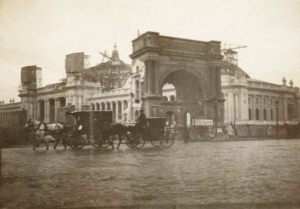 Ce qui restait de l’ancien Palais de l’Industrie, 1899