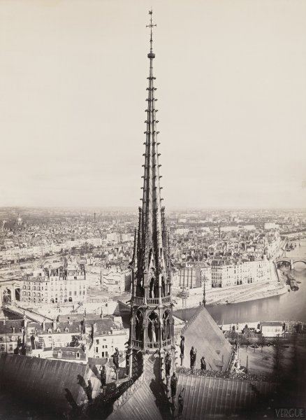 Marville : la flèche de Notre-Dame de Paris