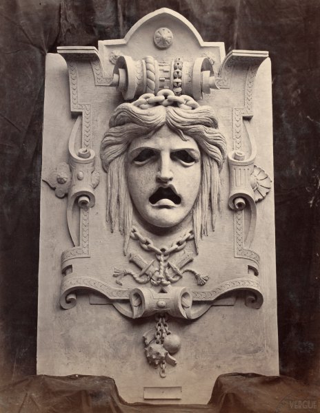 Marville : masque de la Tragédie, façade du Vaudeville